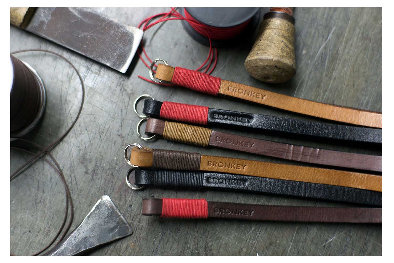 Leather Craftsmanship and Manufacturing in Spain: The Challenge of Preserving Traditional Trades in the Photography Industry