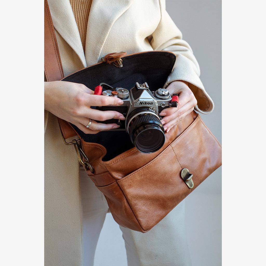 París tanned Leather Camera Bag - Handmade Bronkey Premium Goods ®